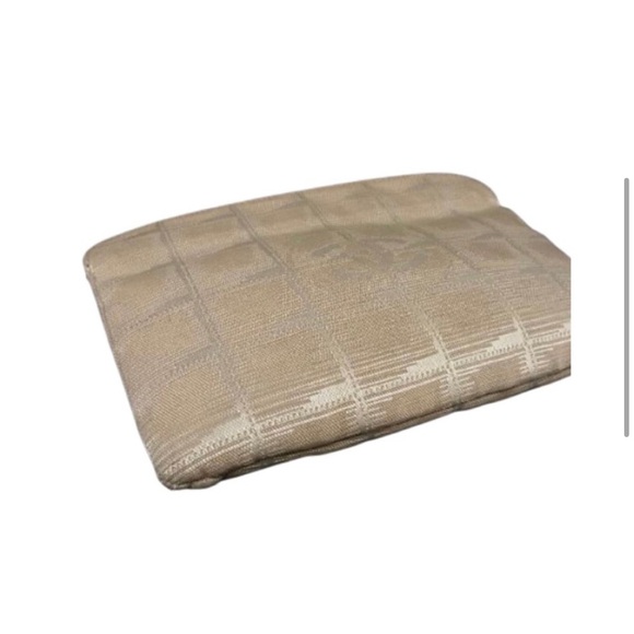 Chanel Beige Travel Line Zip Pouch - Picture 4 of 5